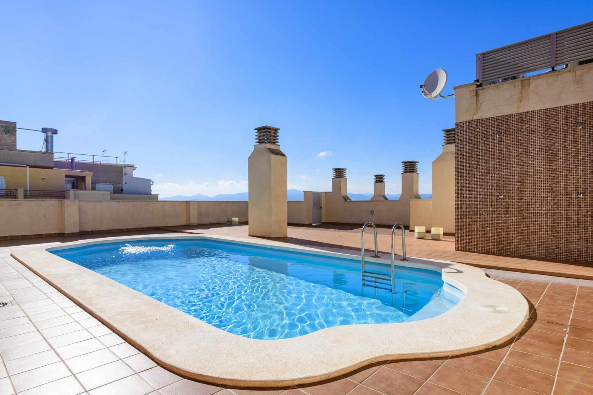 Port Arenal Con Terraza Y Piscina